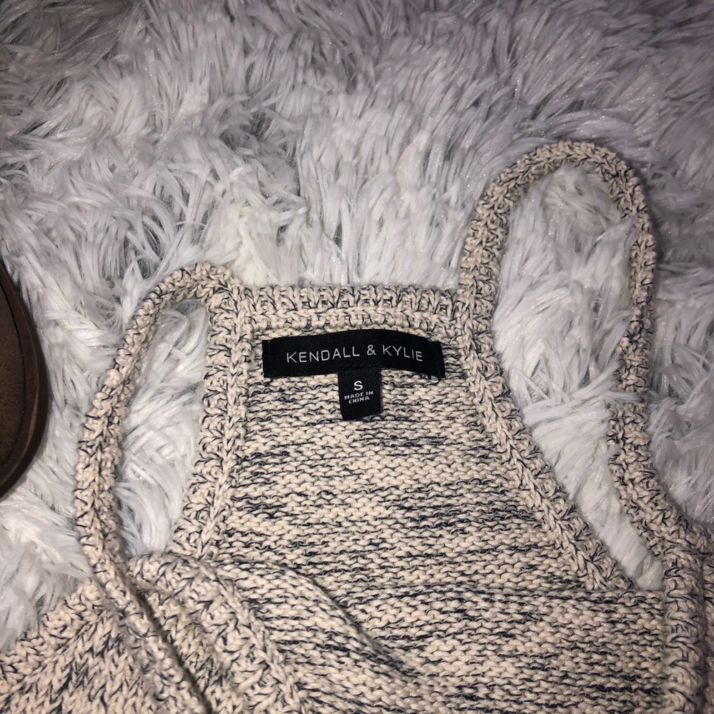Kendall & Kylie top women’s size S